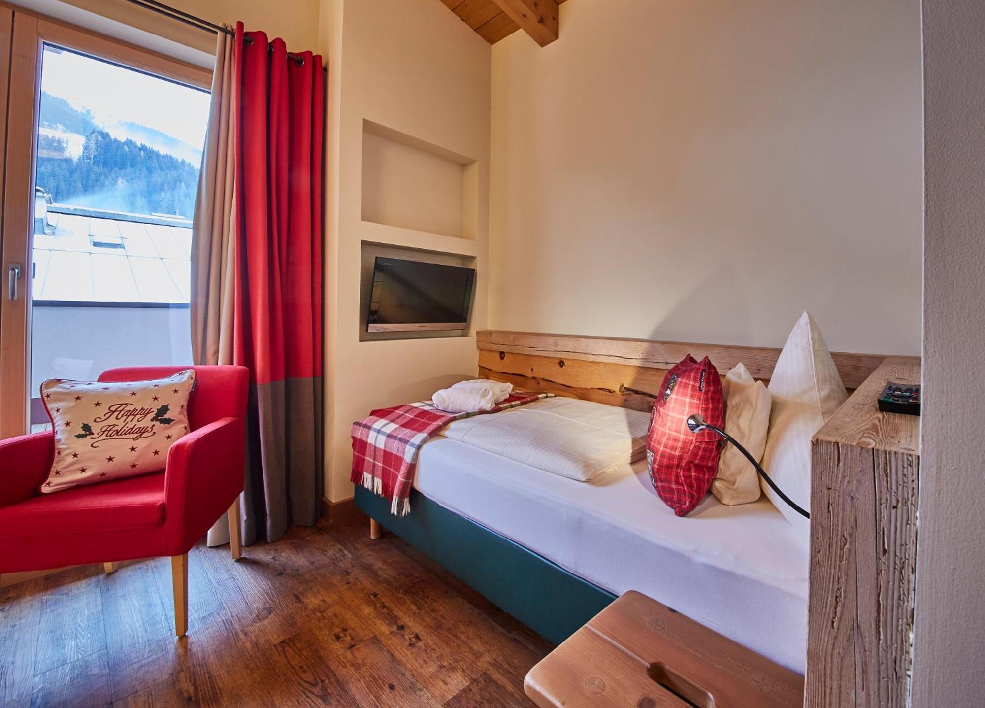 Hotel Hasenauer 4 Sterne Superior Σάαλμπαχ-Χίντεργκλεμ Δωμάτιο φωτογραφία