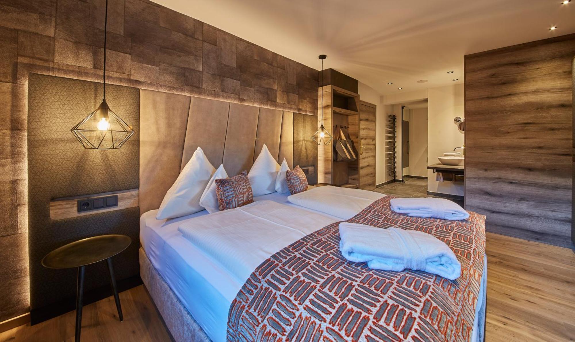 Hotel Hasenauer 4 Sterne Superior Σάαλμπαχ-Χίντεργκλεμ Δωμάτιο φωτογραφία